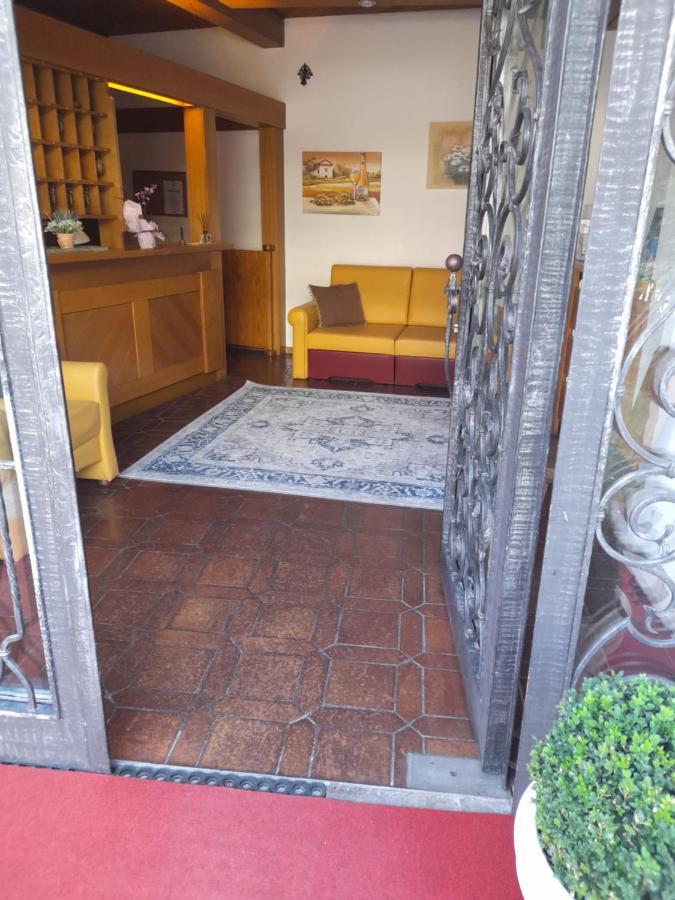 Pension An Der Mayenburg Vollan Kültér fotó