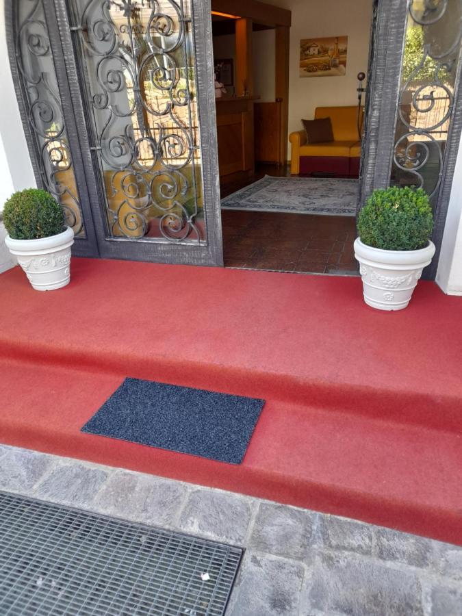 Pension An Der Mayenburg Vollan Kültér fotó